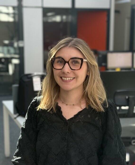 Camélia, référente paie et juridique – Groupe Solutions Sociales